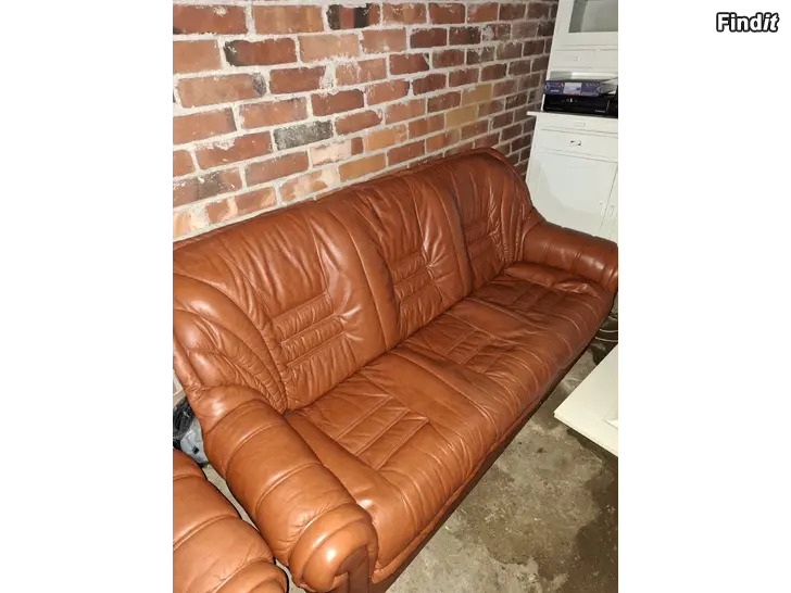 Säljes Lädersoffa och 2 stolar