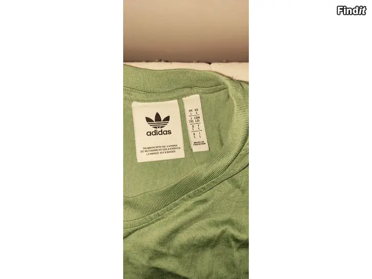 Säljes Adidas t-paita