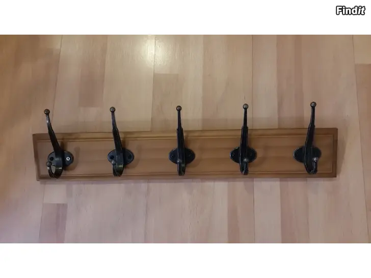Säljes Ikea LEKSVIK naulakko 5 metallikoukkua pituus 56cm 8e