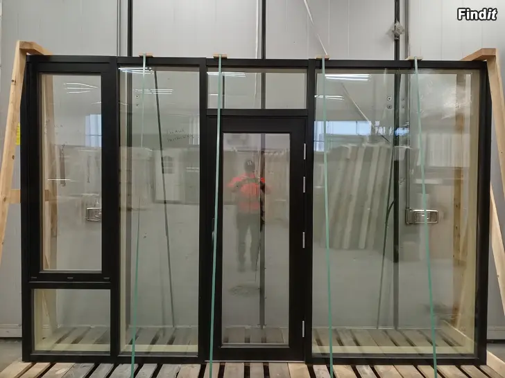 Säljes KLAS1-119, MEKA / DKA 210, 3500x2300, Sk/Svart, GLASVÄGG