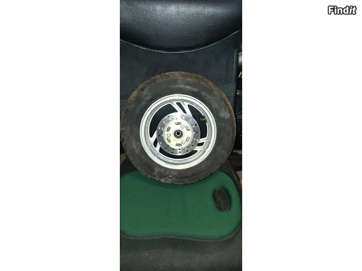 Säljes Baotian 3.50-10 renkaat vanteineen