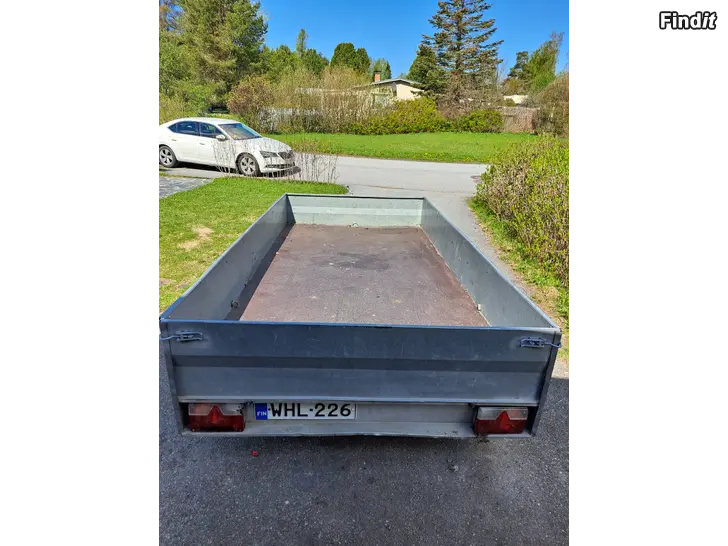 Myydään TREILER