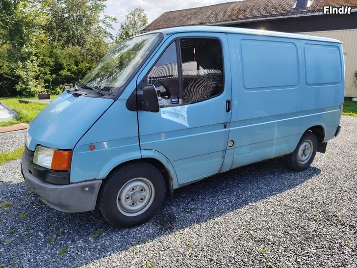 Myydään Ford Transit 2.5 Diesel 5-vaihteinen