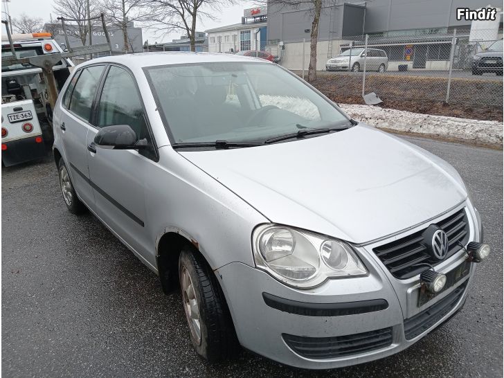 Myydään VW Polo 1,4 TDi manuaali 2005 varaosina