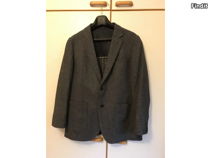 Säljes Grå herrkavaj/blazer och svarta byxor
