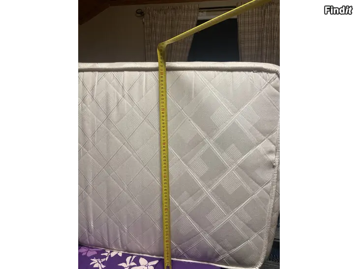 Säljes Säljes smal resårmadrass