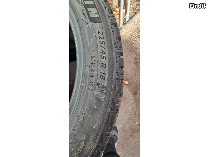 Myydään 225/45 R18 vinterdäck