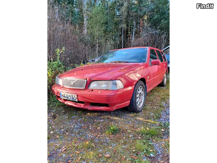 Myydään Volvo v70 2,4l