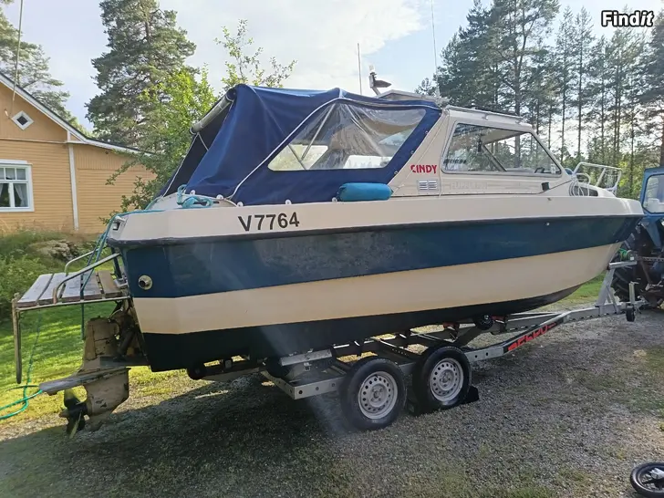 Myydään Flipper 700