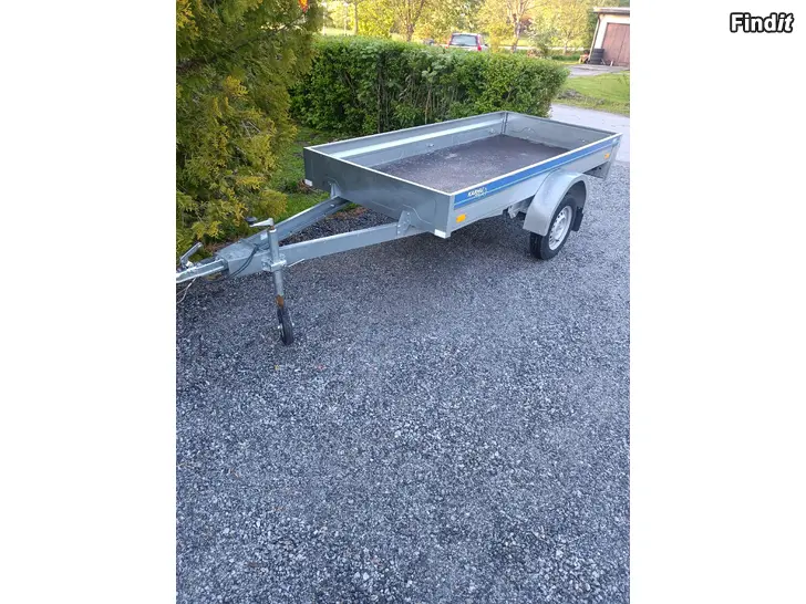 Myydään Hyvä Karhu kärry