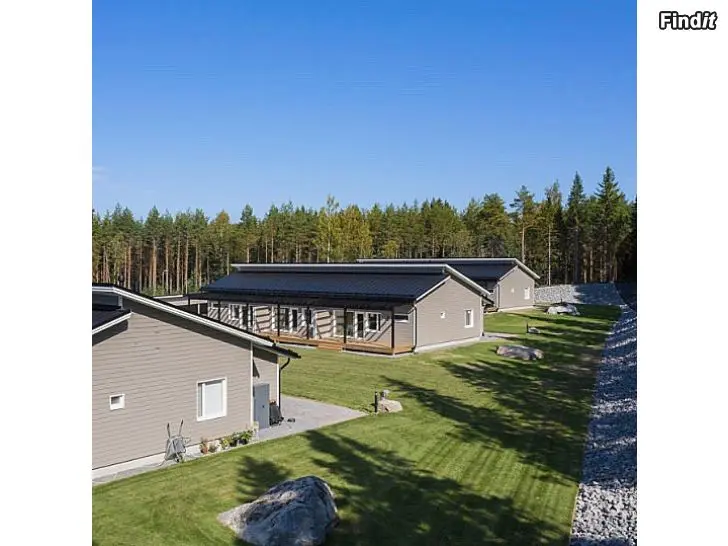 Uthyres Radhuslägenhet i Petsmo 3rum+kök+bastu+terrass med glastak