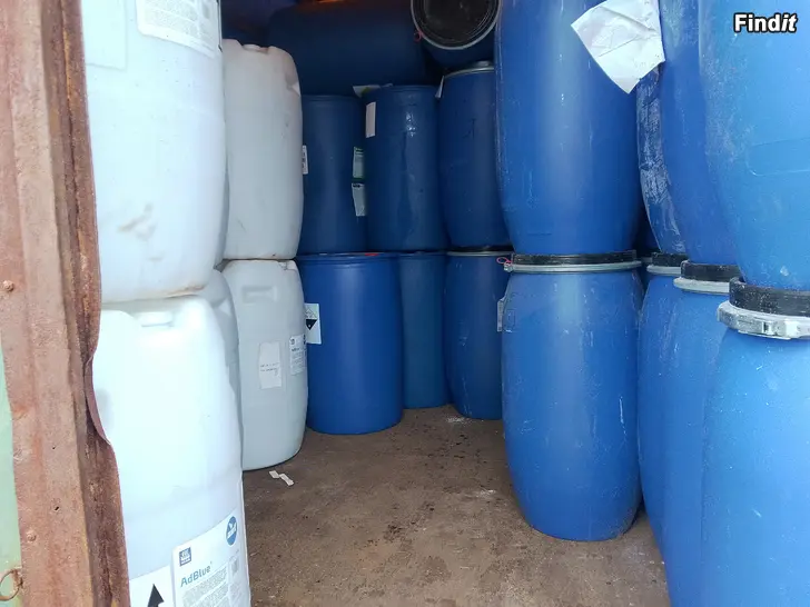 Säljes Plasttunnor 150 - 200 liters