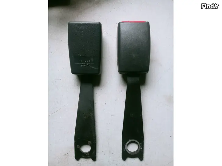 Myydään Toyota Corolla 2002 etuturvavyön lukot AB2
