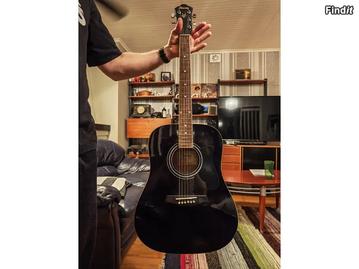 Säljes Akustisk gitarr