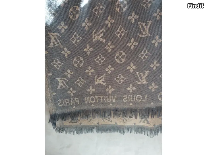Myydään Luis Vuitton iso kokoinen huivi