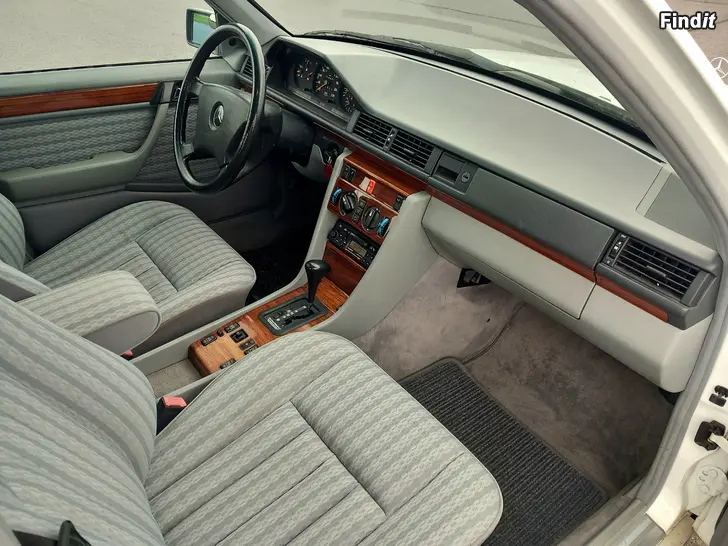 Myydään Mercedes-Benz 124 E 230 Bensa Autom.4-ov.ILMASTOITU/ MR-REKISTERÖITY
