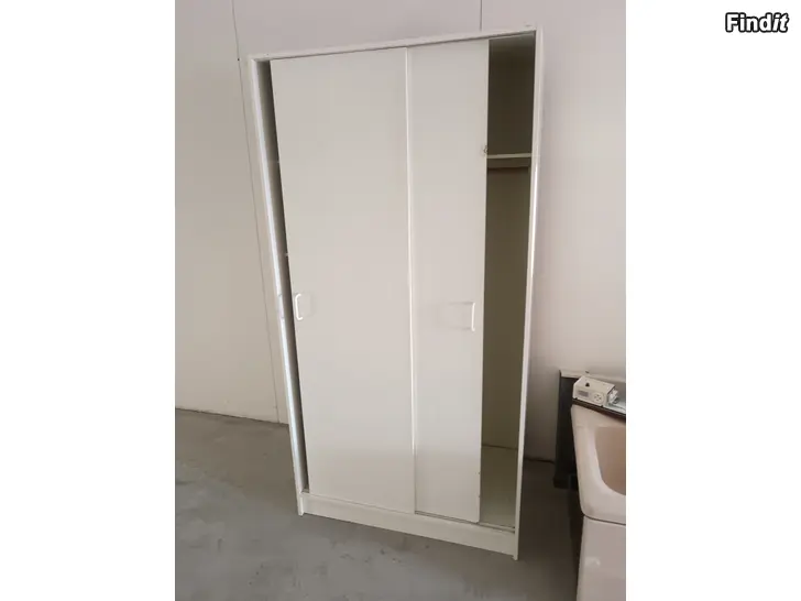 Myydään Klädskåp, klädgarderob