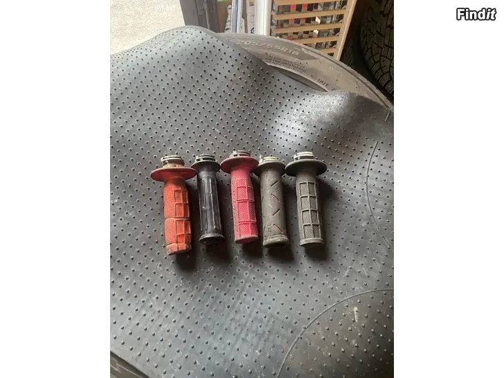 Myydään Suzuki pv kaasu kahvat