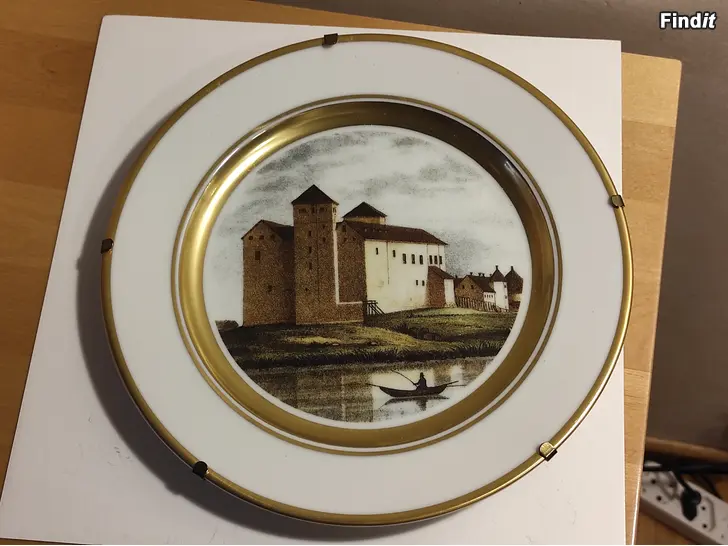 Myydään Arabia, Turun linna seinälautanen. 2/5