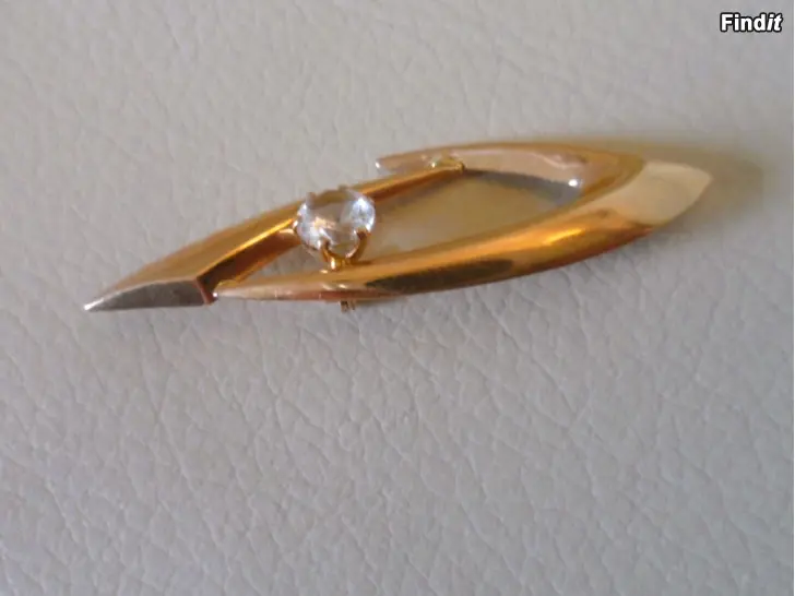 Myydään Kivirintakoru kulta 14k Vintage