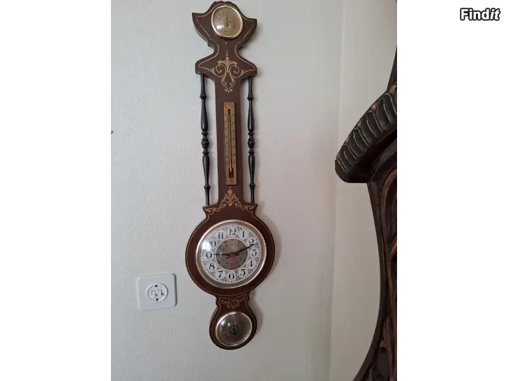Säljes Klocka med barometer