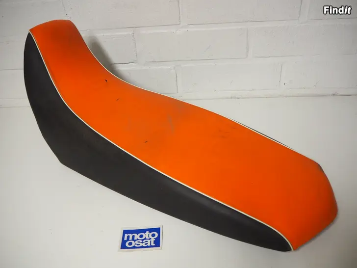 Myydään Yamaha XT 125 R 03-08 osia