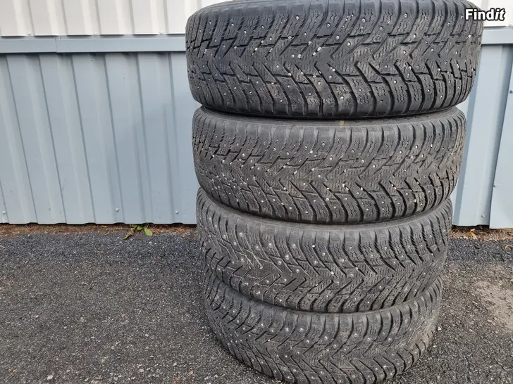 Säljes 225/65R17 vinterdäck