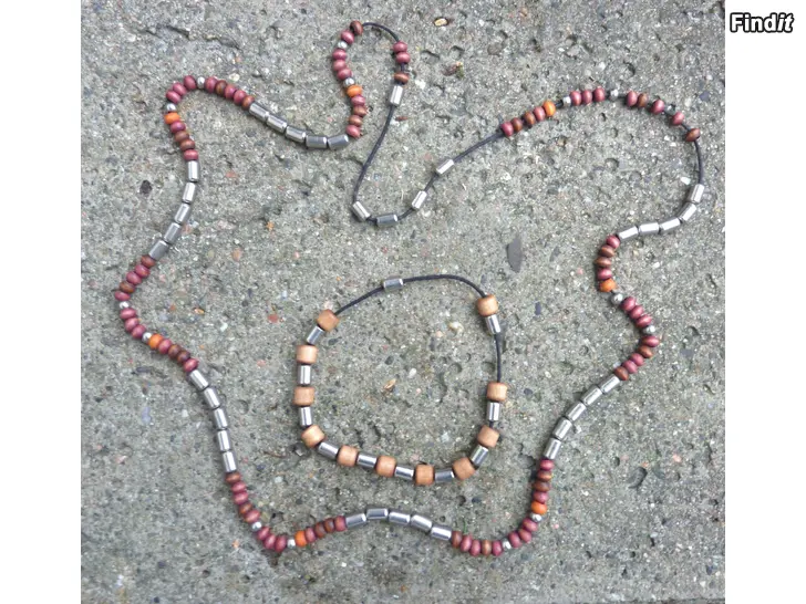 Myydään Vanhoja koruja