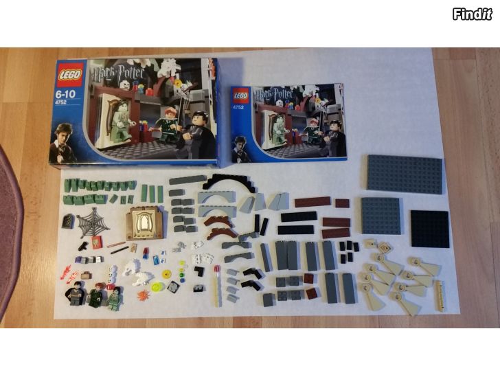 Myydään Lego 4752 Harry Potter Professor Lupins Classroom
