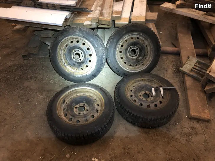 Myydään 185/65/15 nastarenkaat 4x108 vanteilla