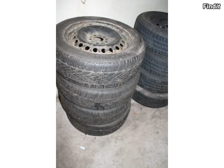 Säljes Ford 16 med sommar däck