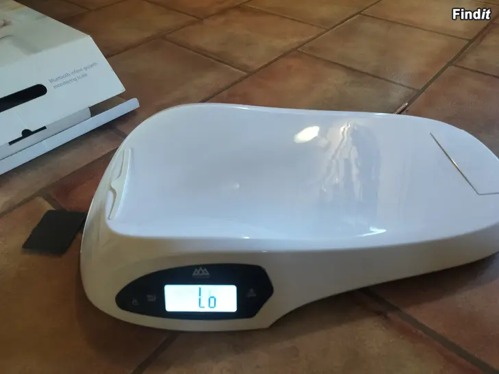 Säljes Babyvåg med längdmätning. Bluetooth