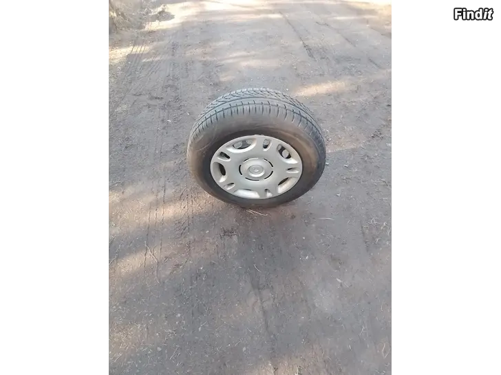 Myydään BMW kesärenkaat