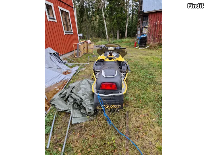 Säljes SKIIDO 500 snöskoter