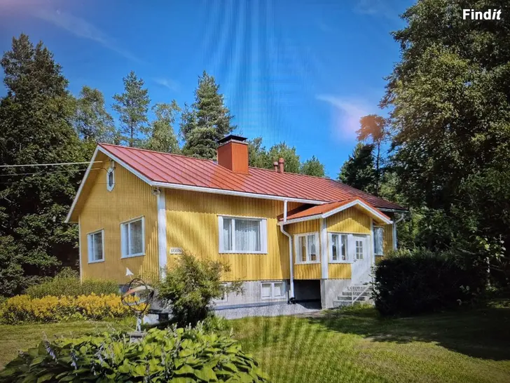 Säljes Egnahemshus med stor verkstadsbyggnad i Kvevlax