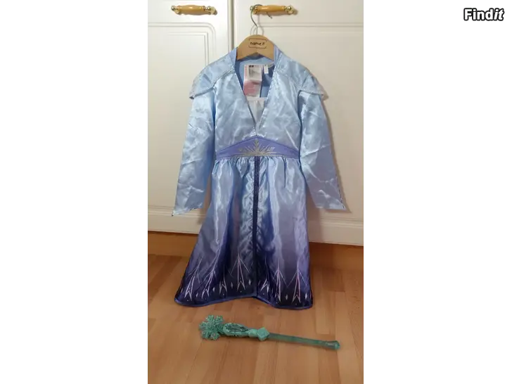 Säljes Rooliasu Disney Frozen Elsa 4-6v ja taikasauva  -16e