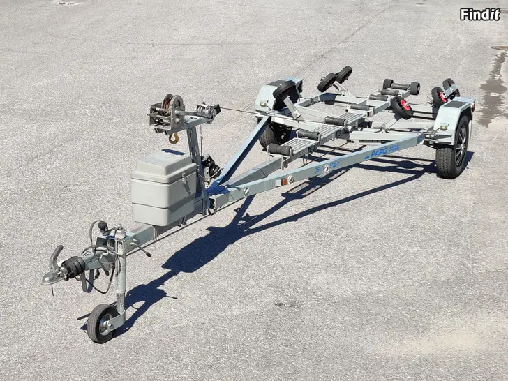 Säljes Jsi - båttrailer 1350 kg