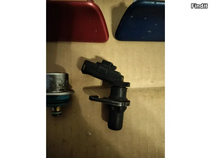 Myydään Kampiakselinanturi polttoaineenpaineensäädin