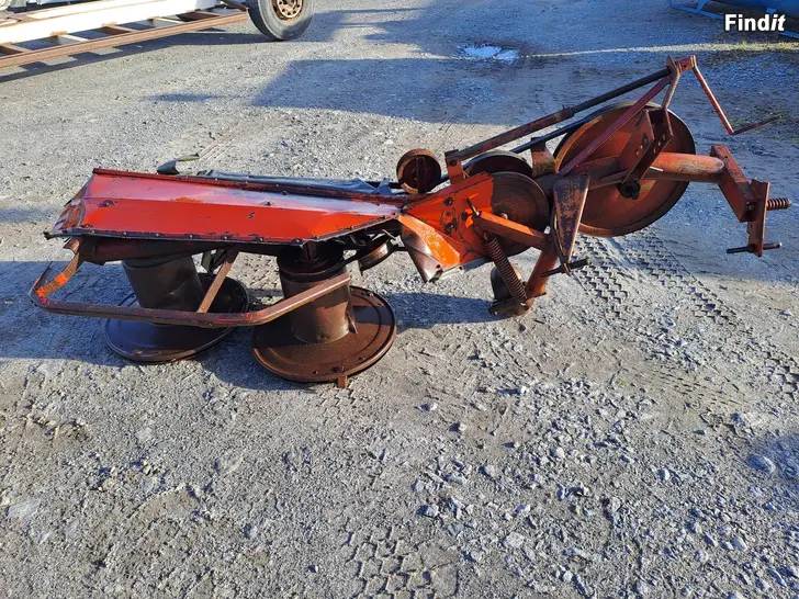 Myydään JF CM151 Lieriöniittokone
