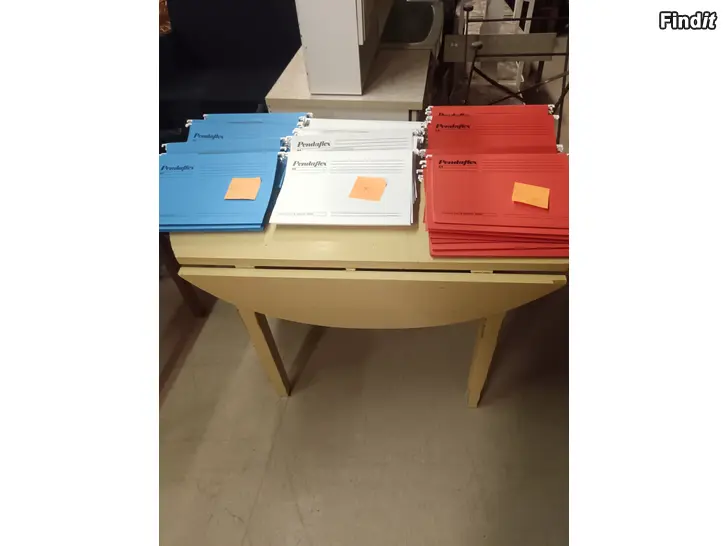 Säljes Hängmappar blå-vit-röd
