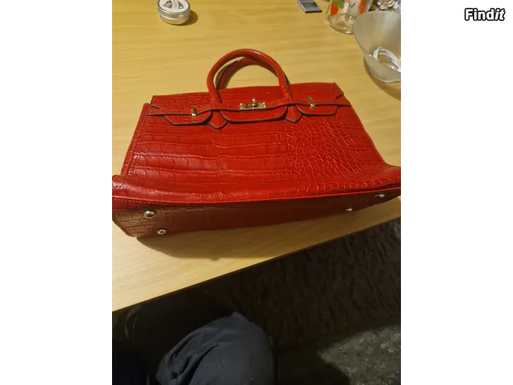 Säljes Väska ....................