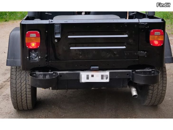 Säljes Jeep Wrangler YJ puskuri