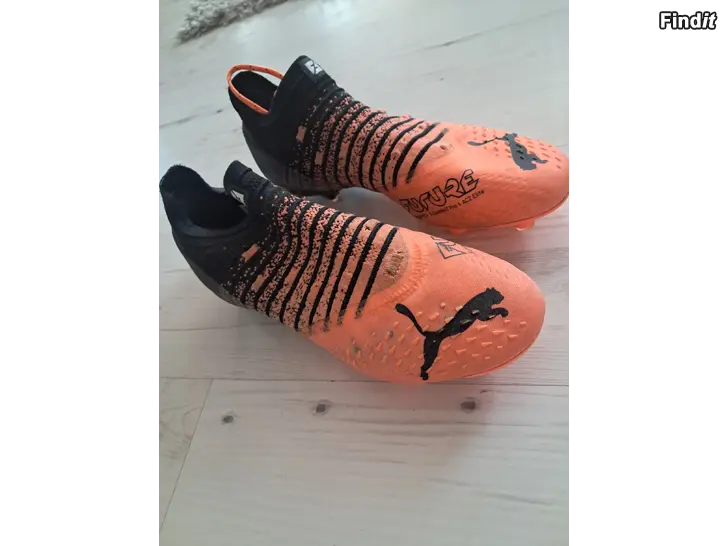 Säljes Fotbolls skor puma future