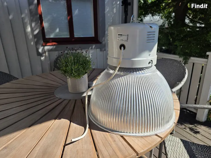 Säljes Lampa