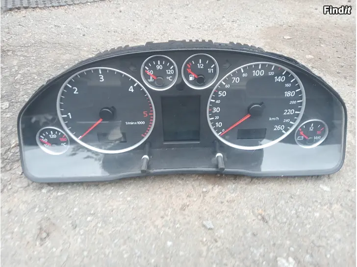 Myydään Audi A6 2,5 TDi automaatti Allroad 2001 mittaristo 4B0920933M