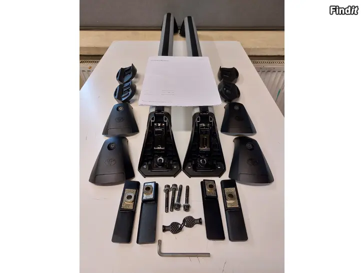 Myydään Toyota Avensis T27 Wagon OEM Kattotelineet/Takräcken vm. 2009