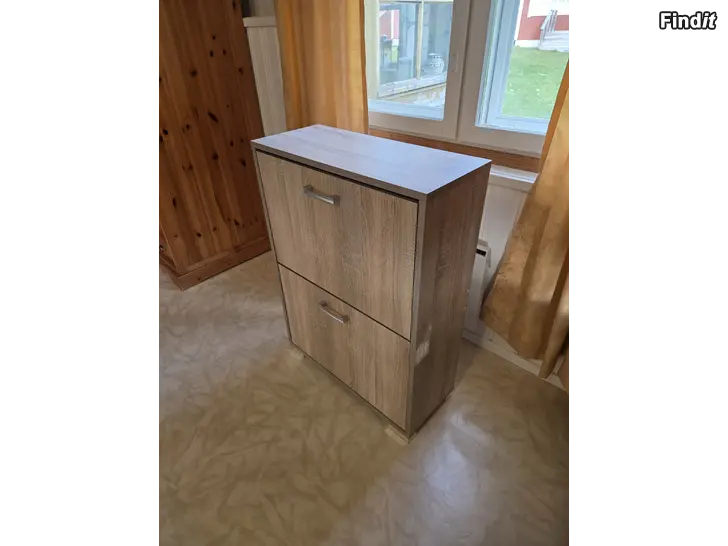 Säljes Skoskåp