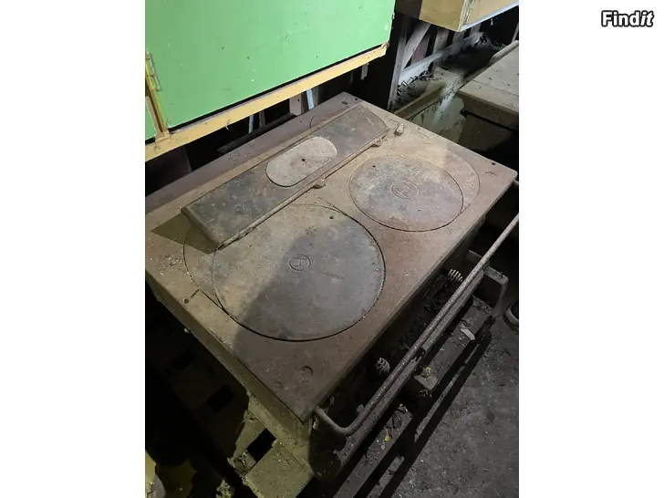 Säljes Högfors 5A ja uuniluukkuja ja muuta osaa