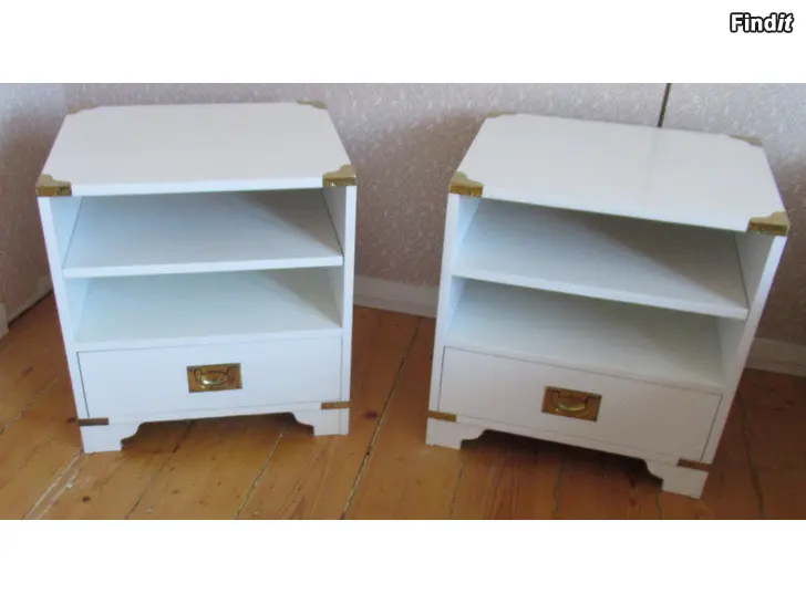 Säljes Nattduksbord