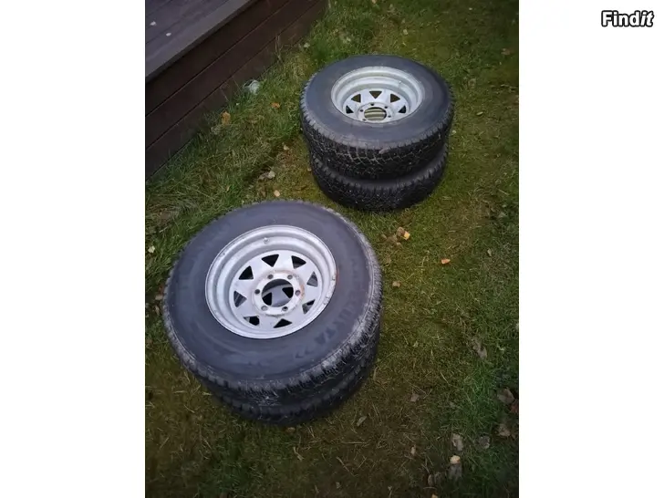 Säljes Pajero vinterdäck